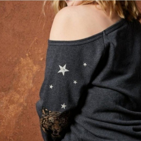 Torrid Pullover Sweatshirt Size 2 Stars Tiger Face Drop Shoulder - Picture 2 of 10